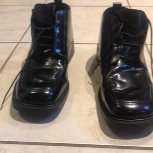 Kenneth Coles black Slide N” Seek” Slide” size: 13 M